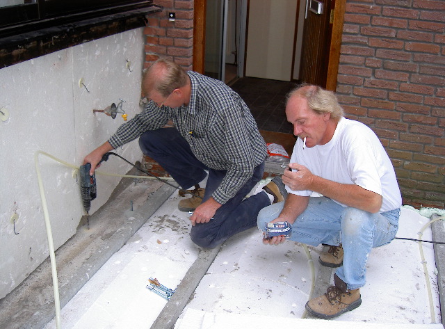 Verankering krimpnet aan oude vloer