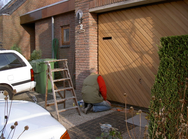 Kaal... de deur dan!