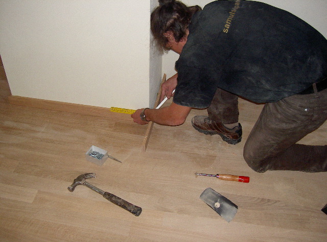 Plinten plaatsen